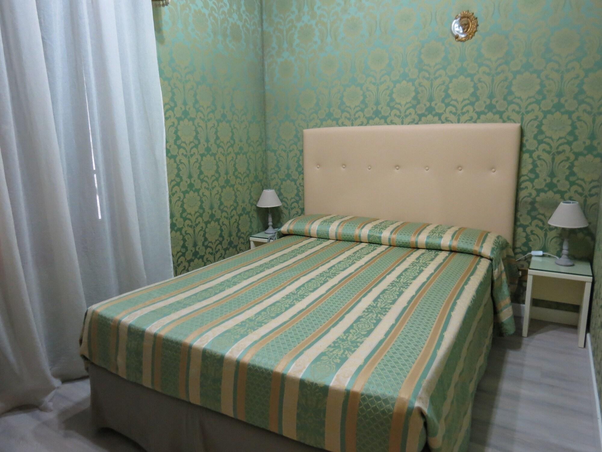 Hotel Bridge 3*